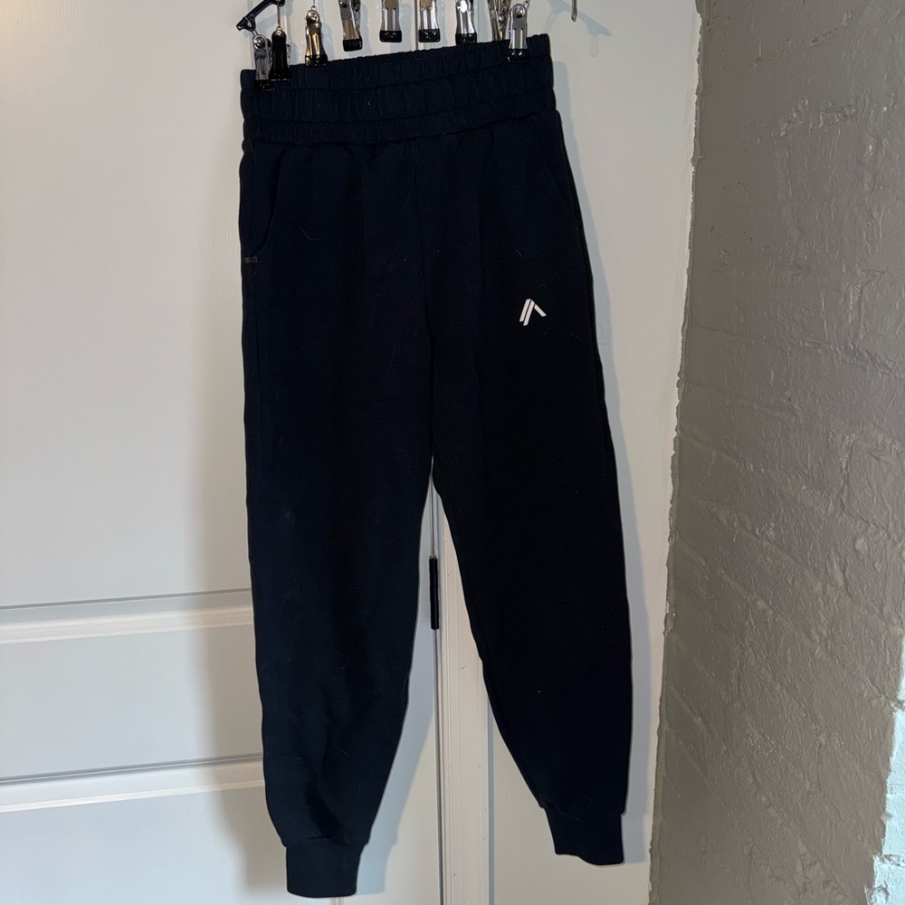 Alphalete Joggers - Black